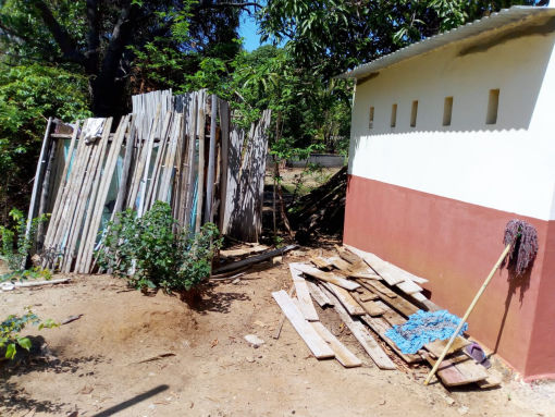 Bambini del Madagascar Tonga Soa - Progetto bagno per la casa di formazione a Mahajungà