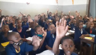 Bambini del Madagascar Tonga Soa - Video: un saluto